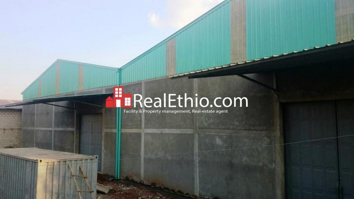 Store for sale Warehouse of 2,200 meter square on 4,000 meter square