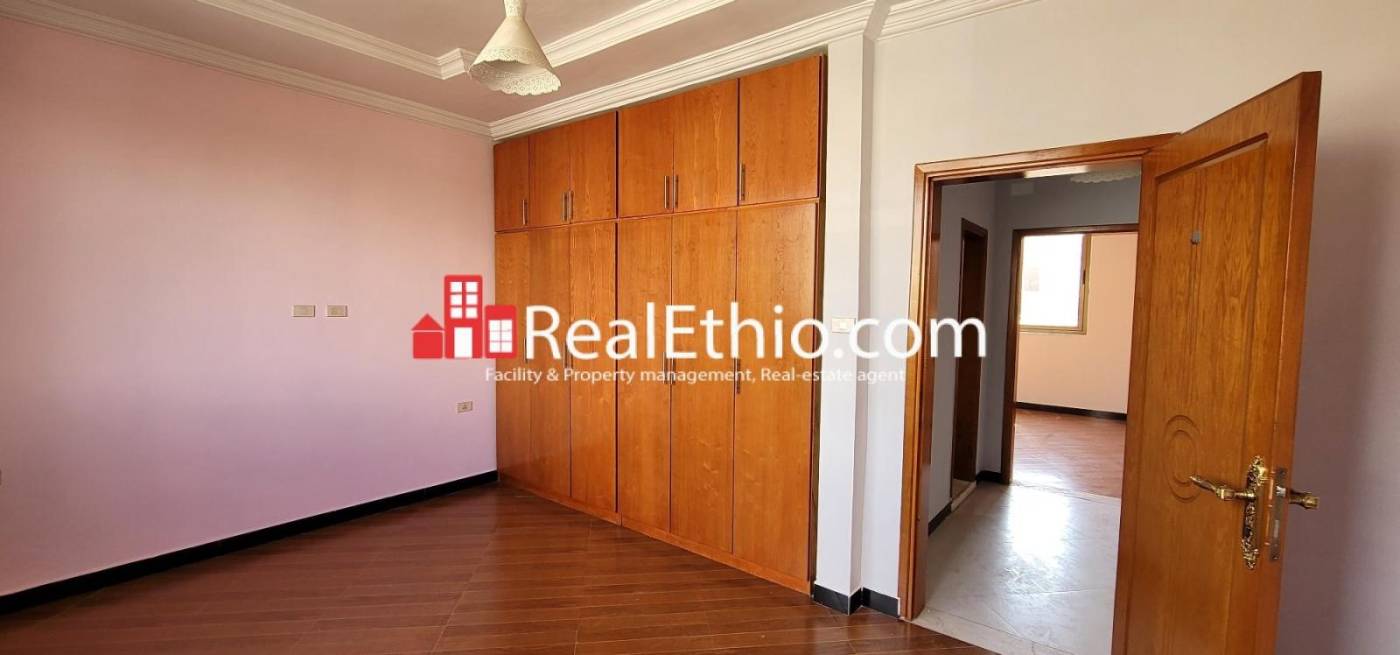 Jemo Michale, 4 bedrooms house for sale, Addis Ababa. Real Ethio