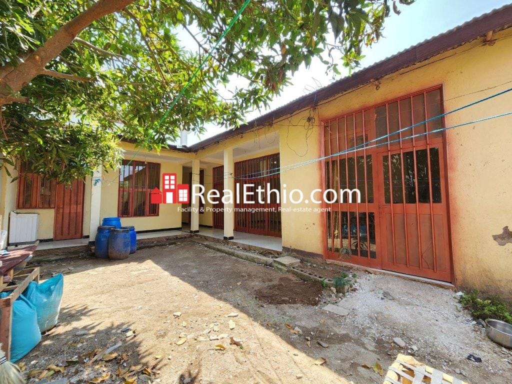 Adama Nazret, Three bedrooms Corner House for Sale, Oromia. Real Ethio